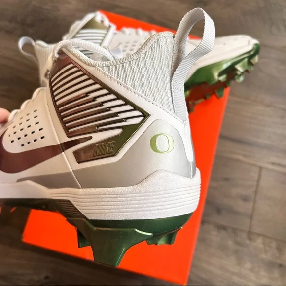 Nike Oregon Ducks PE Football Cleats Men’s 12 NEW